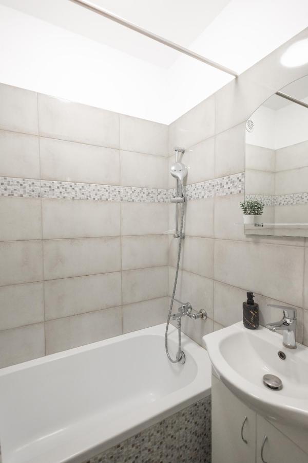 Clicktheflat Stawki Apart Rooms وارسو المظهر الخارجي الصورة