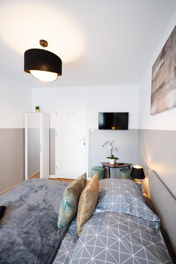 Clicktheflat Stawki Apart Rooms وارسو المظهر الخارجي الصورة