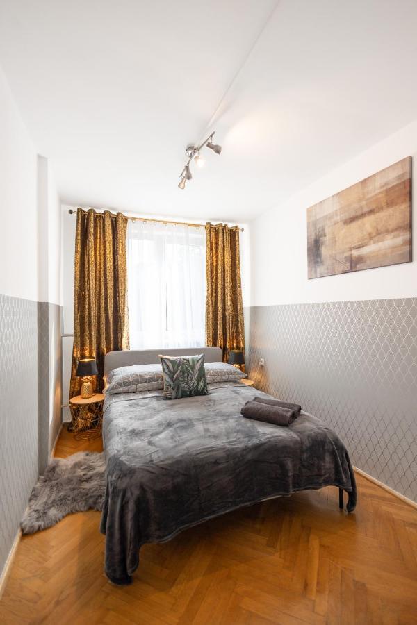 Clicktheflat Stawki Apart Rooms وارسو المظهر الخارجي الصورة