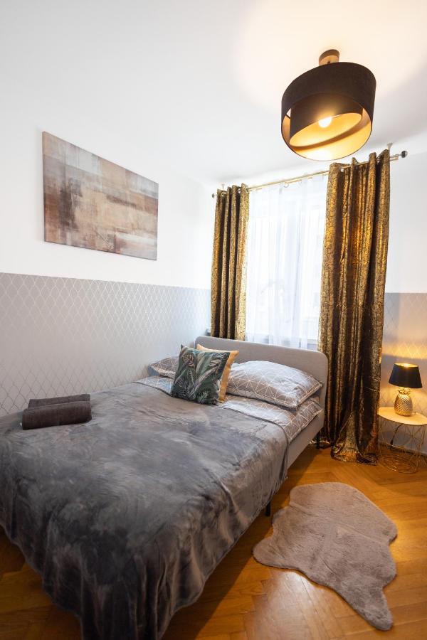Clicktheflat Stawki Apart Rooms وارسو المظهر الخارجي الصورة