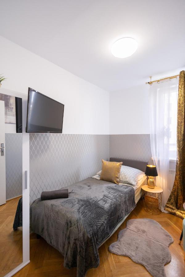 Clicktheflat Stawki Apart Rooms وارسو المظهر الخارجي الصورة