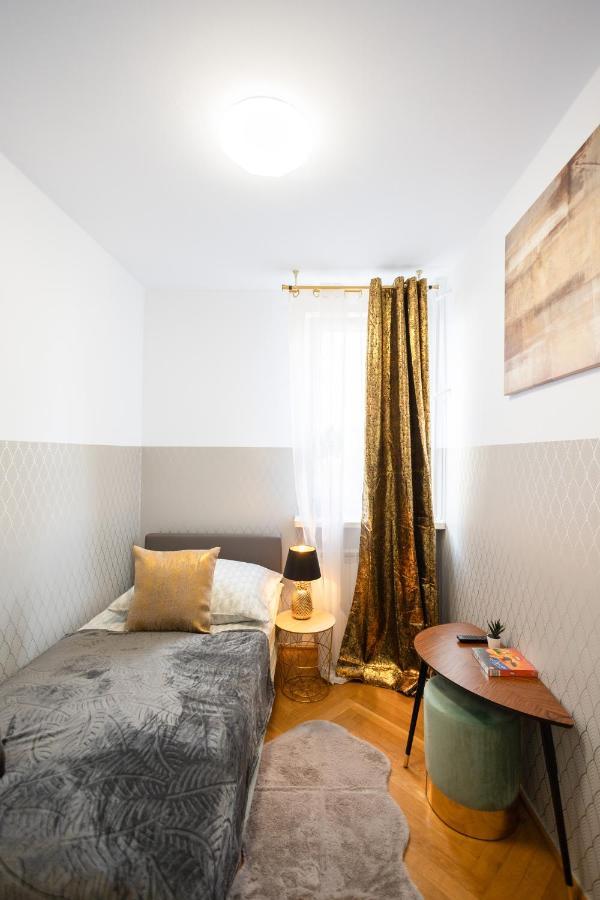 Clicktheflat Stawki Apart Rooms وارسو المظهر الخارجي الصورة