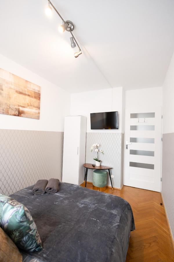 Clicktheflat Stawki Apart Rooms وارسو المظهر الخارجي الصورة